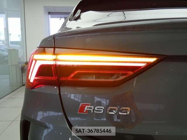 Audi RS Q3 2021-02 8206420-18