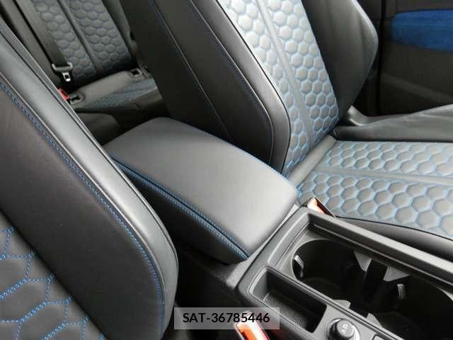 Audi RS Q3 2021-02 8206420-23