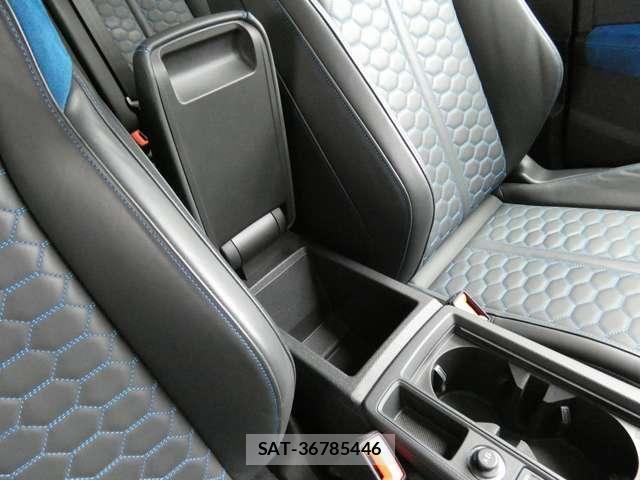 Audi RS Q3 2021-02 8206420-24