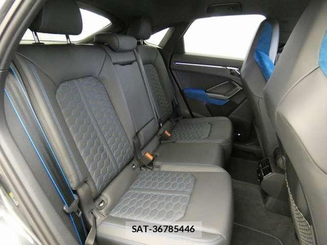 Audi RS Q3 2021-02 8206420-25