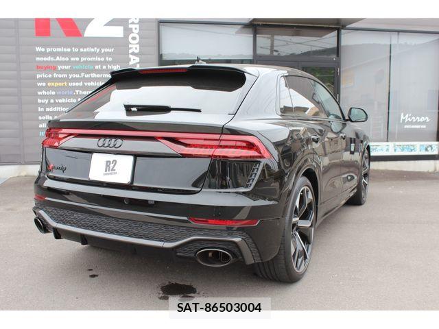 Audi RS Q8 2023-12 7615101-2