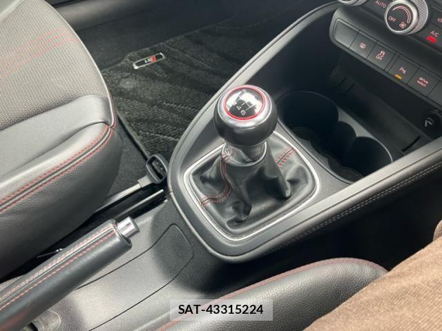 Audi S1 2015-09 7960573-23