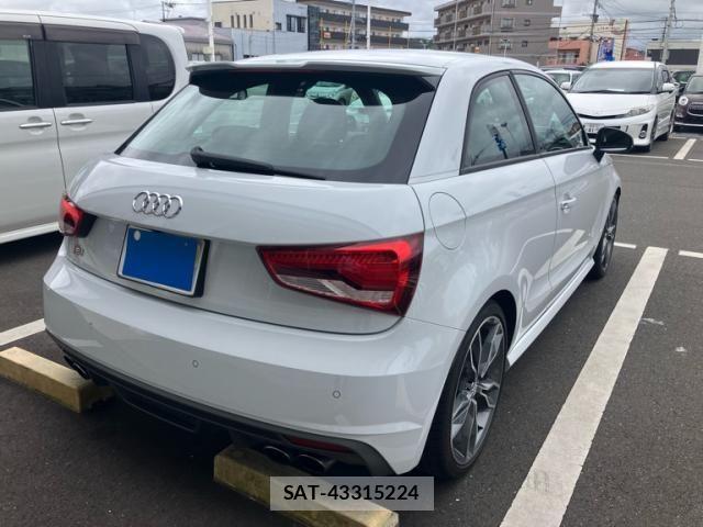 Audi S1 2015-09 7960573-8