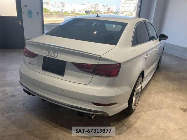 Audi S3 2018-12 7453035-10