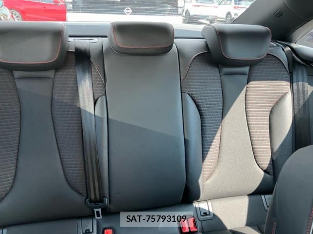 Audi S3 2017-07 8129077-12