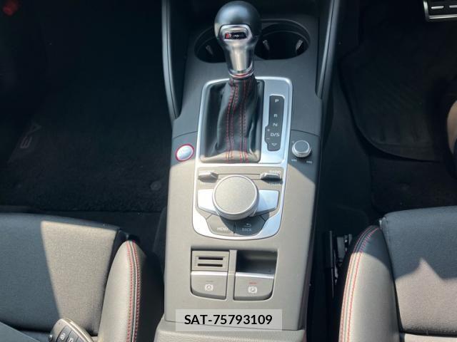 Audi S3 2017-07 8129077-14