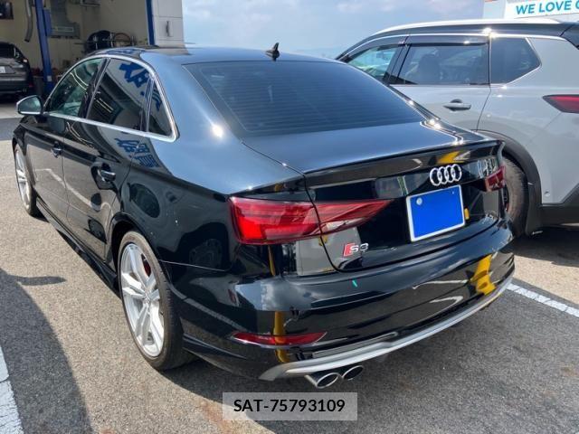 Audi S3 2017-07 8129077-3