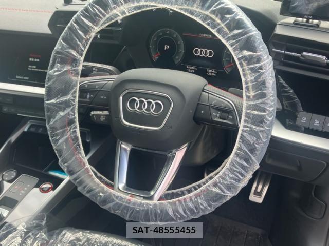 Audi S3 2023-12 8145501-11
