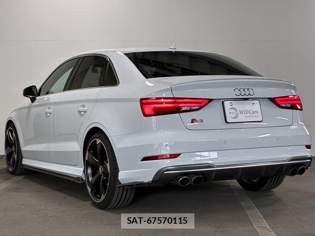 Audi S3 2018-05 8685191-6