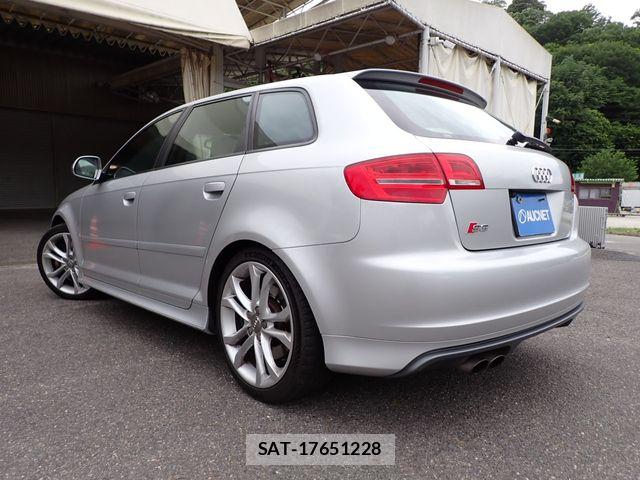 Audi S3 2009-05 7215056-2