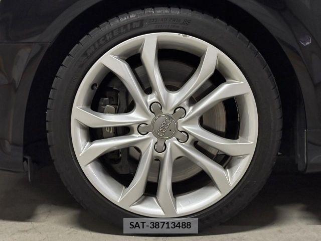 Audi S3 2010-03 8206424-25