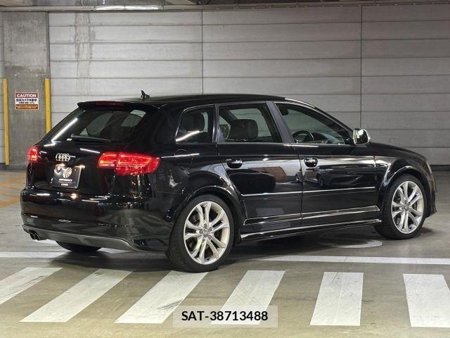 Audi S3 2010-03 8206424-2