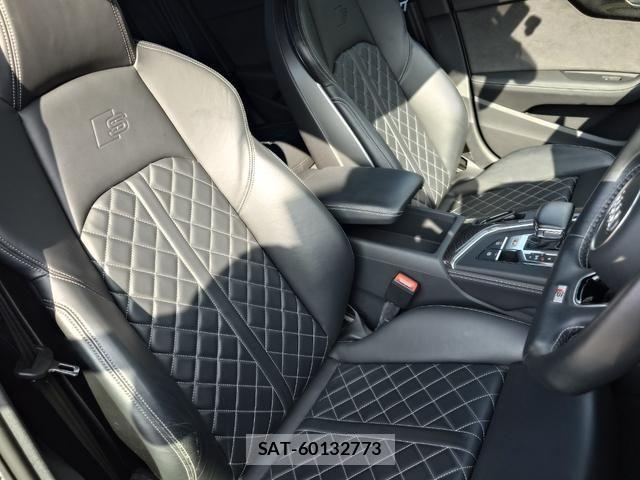Audi S4 2019-06 8206425-3