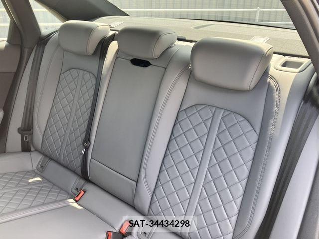 Audi S4 2021-06 8244660-12