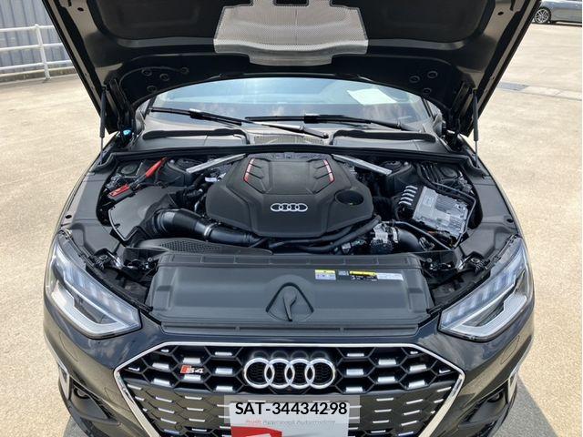 Audi S4 2021-06 8244660-15