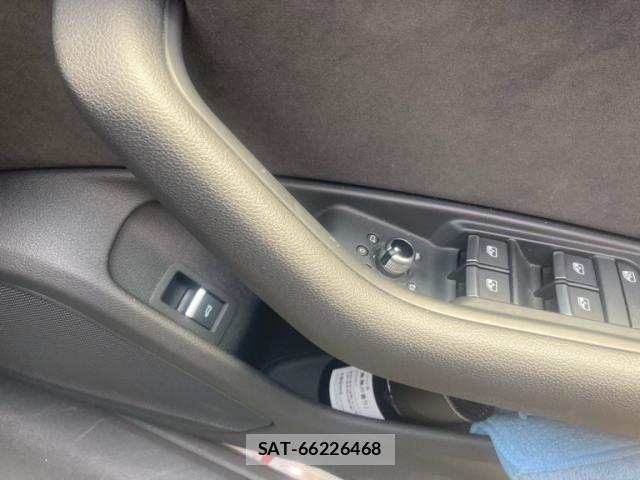 Audi S4 2017-10 7615109-11