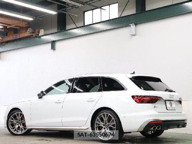 Audi S4 2021-10 7721014-2