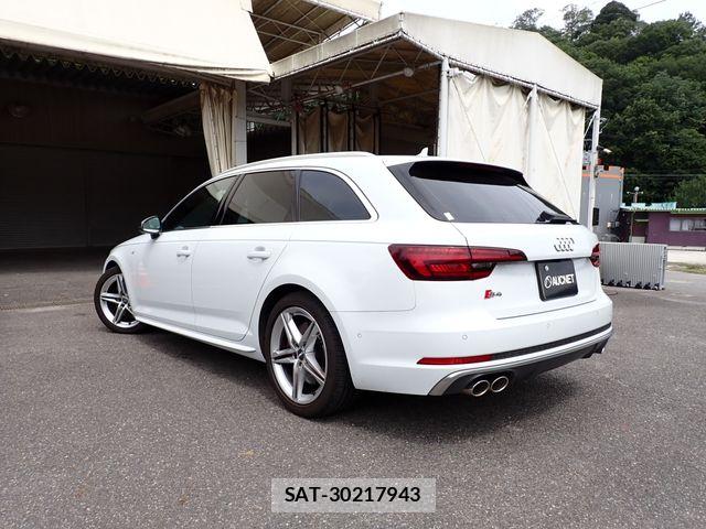Audi S4 2018-12 8034483-2