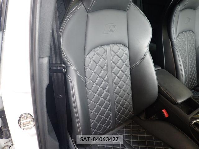 Audi S4 2023-12 8827921-24