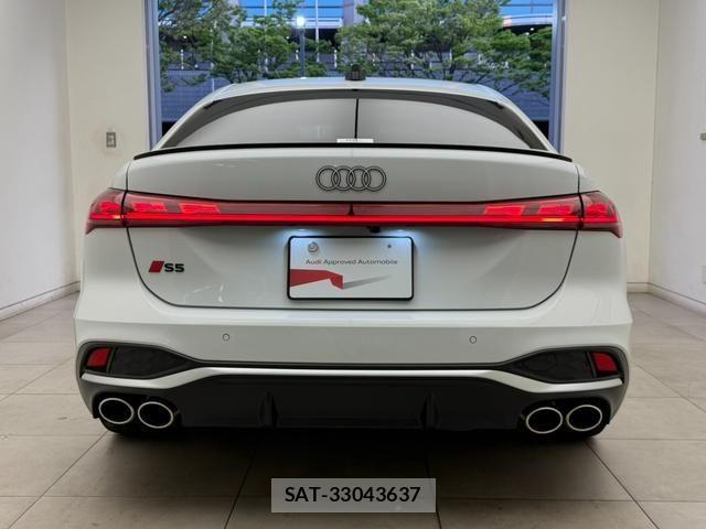 Audi S5 2025-10 7721019-13