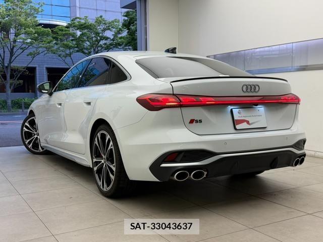 Audi S5 2025-10 7721019-2