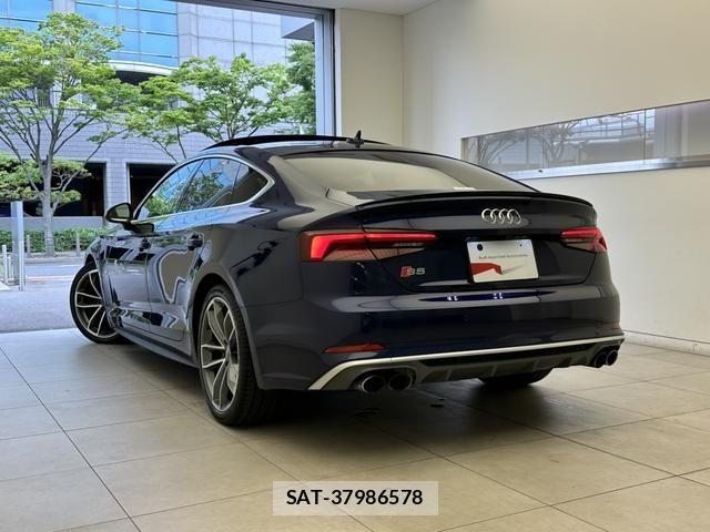 Audi S5 2017-10 7615110-2