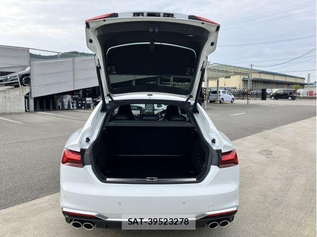 Audi S5 2022-04 8827922-7