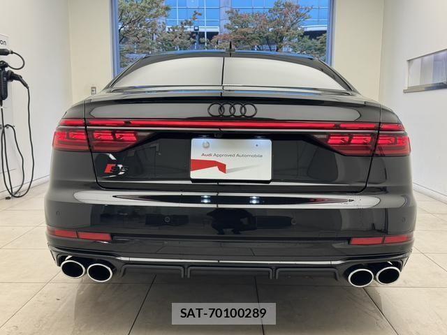 Audi S8 2022-11 1427657-14