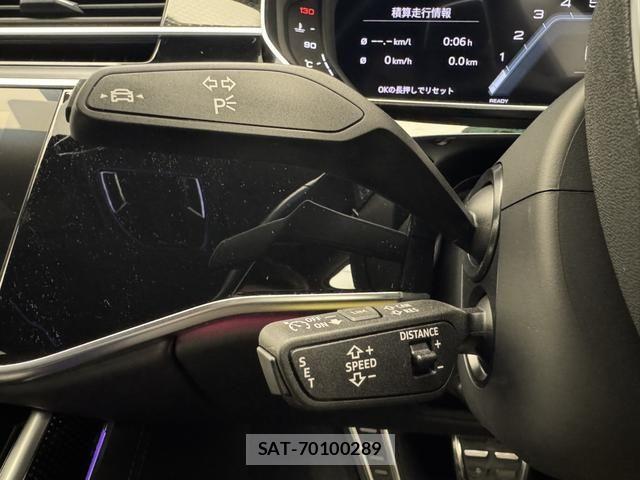 Audi S8 2022-11 1427657-8