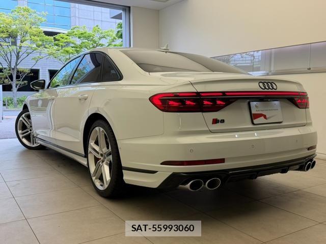 Audi S8 2024-07 6902336-2