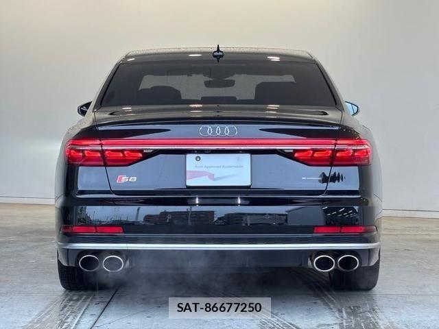 Audi S8 2021-06 7721032-19