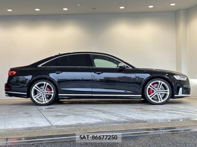 Audi S8 2021-06 7721032-20
