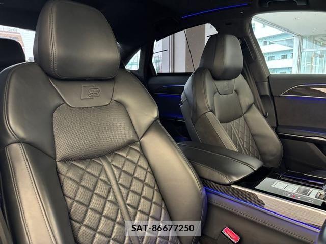Audi S8 2021-06 7721032-3