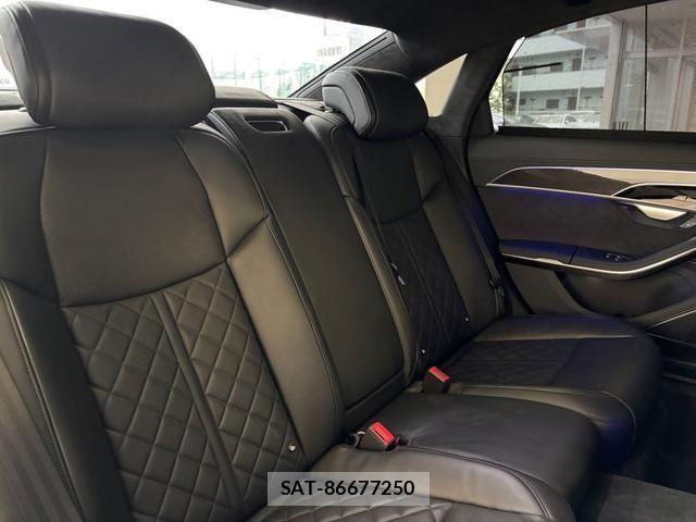 Audi S8 2021-06 7721032-4