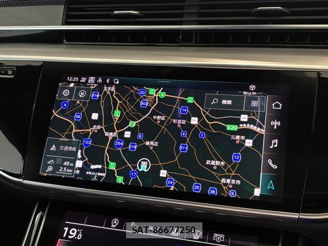 Audi S8 2021-06 7721032-5