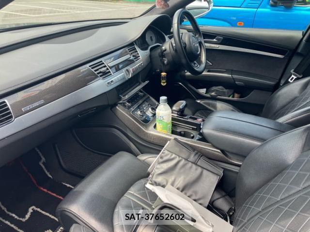 Audi S8 2013-02 8228975-10