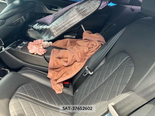 Audi S8 2013-02 8228975-12