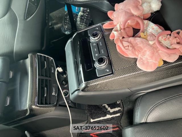 Audi S8 2013-02 8228975-13