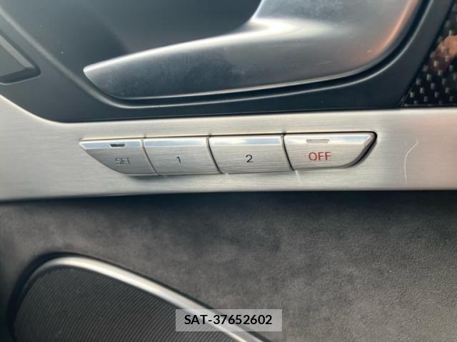 Audi S8 2013-02 8228975-18