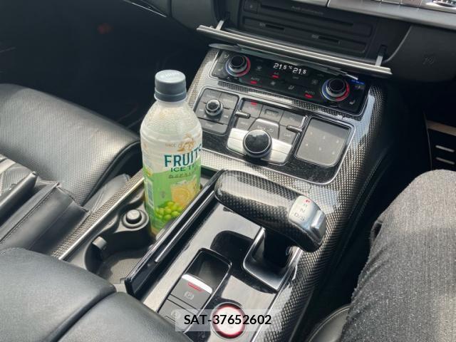 Audi S8 2013-02 8228975-19