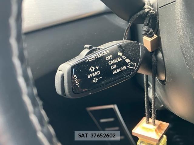 Audi S8 2013-02 8228975-25