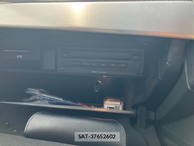 Audi S8 2013-02 8228975-26