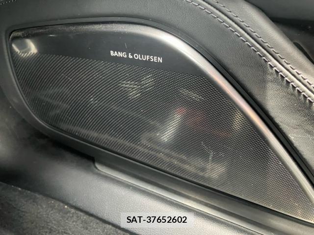 Audi S8 2013-02 8228975-28