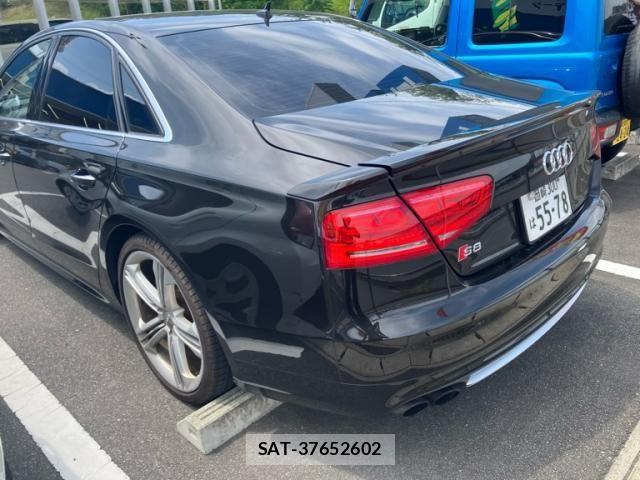 Audi S8 2013-02 8228975-5