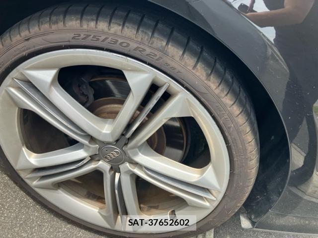 Audi S8 2013-02 8228975-6