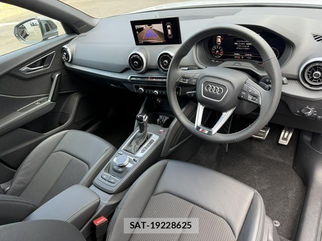 Audi SQ2 2024-01 811072-6