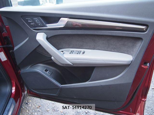 Audi SQ5 2018-04 1542716-19