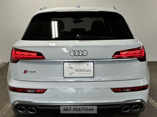 Audi SQ5 2021-04 7391416-7