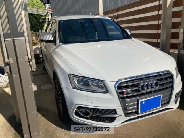 Audi SQ5 2015-12 8034486-1