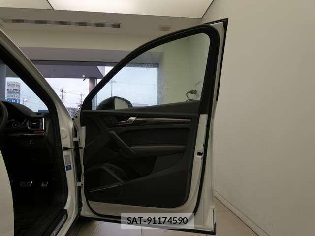 Audi SQ5 2021-11 8206428-25